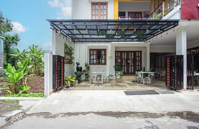 Bisma Balcony Homestay