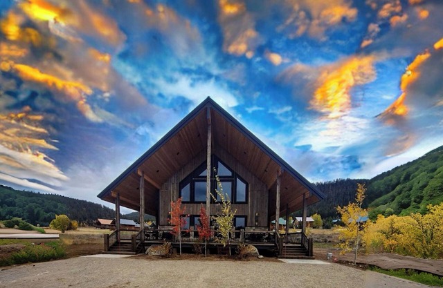 Bison Creek Lodge+WiFI+AC+10Miles2YNP