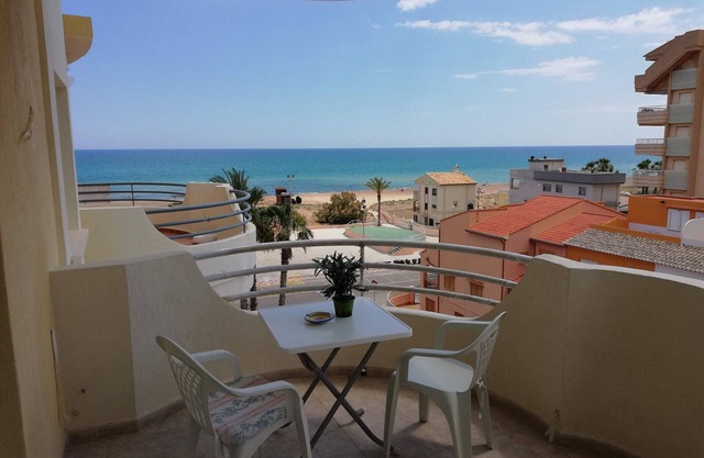 Apartamento con wifi, piscina, vistas al mar y acceso a la playa