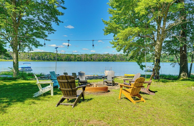 Bitely Cottage Rental: Fire Pit & Beach!