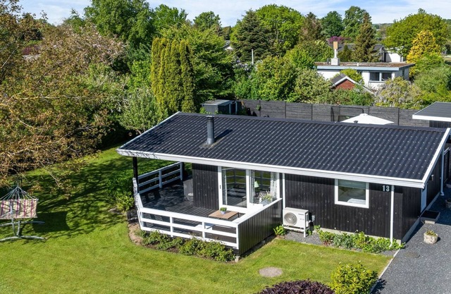 "Bjart" - 150m from the sea by Interhome