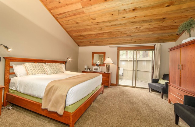 Black Butte Ranch Lodge Room 024