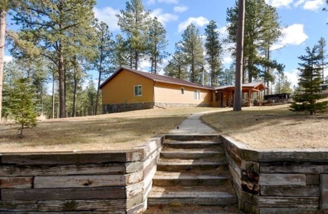La cabaña de Black Hills, ubicada fuera del camino trillado, es perfecta para algunos R & R en Miners.