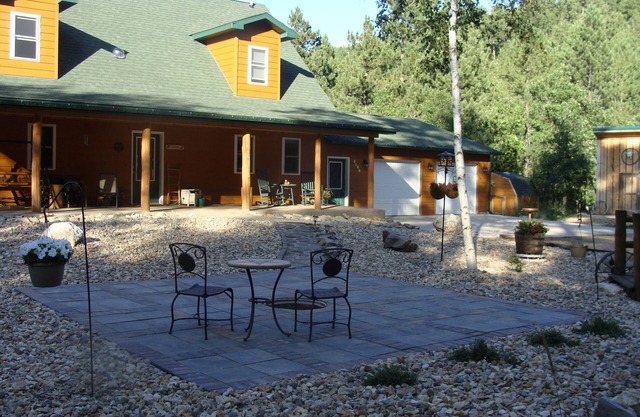 Black Hills Getaway en una zona tranquila y apartada con paisajes y senderos para caminatas.