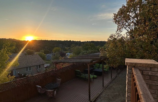 Black Hills Sanctuary- Private Gym + Gorgeous View