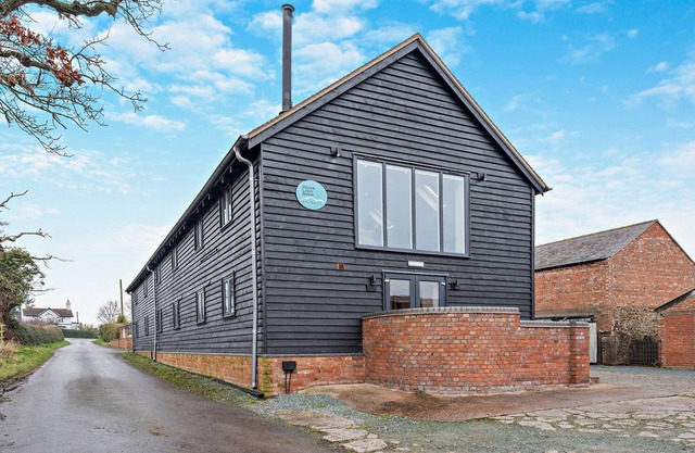 Black Lion Barn - Seis Habitaciones Casa, Capacidad 12