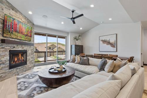 Black Rock Ridge 14488 by Moose Management