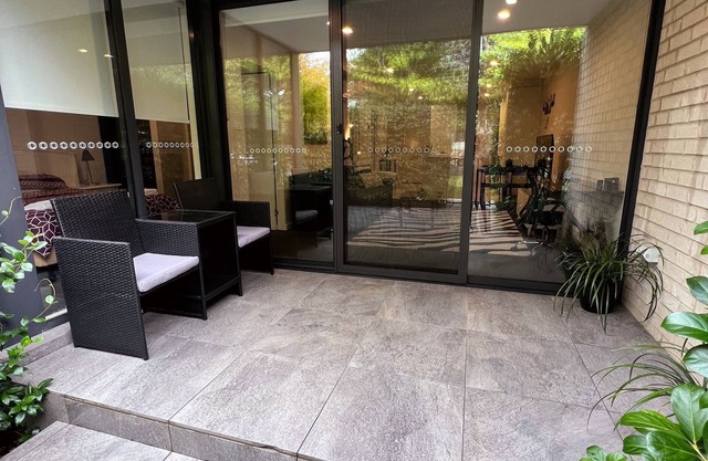 Black & White Delight - 2bd 2bth