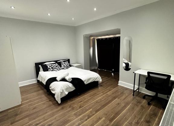 Black & White Double Bedroom