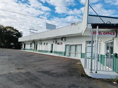 Blackbutt Motel