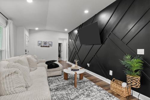 Blackwood Ridge By Bertin - 1221 Beverly Hills Dr