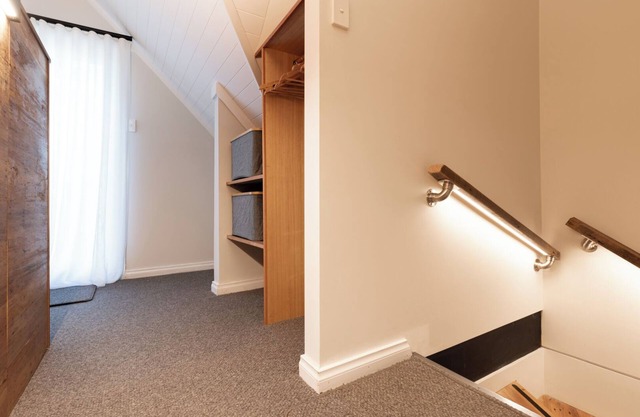 Blackwood Tree Barn Conversion with Parking & Wifi