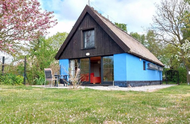 Blaues Haus by Rujana