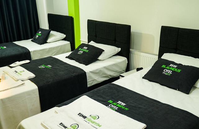Blaundus Otel