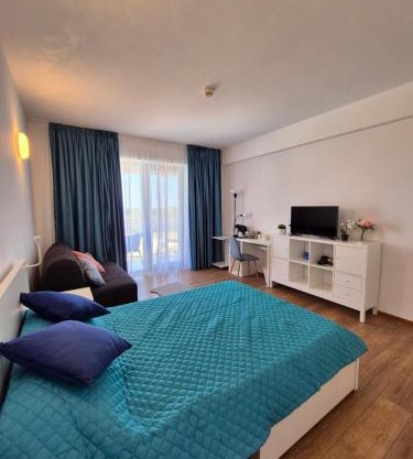 Blaxy Residence E401