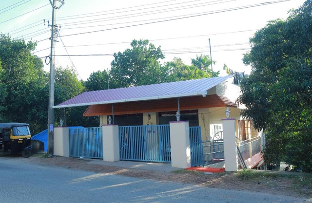 Cheerful 2-bd house near Trivandrum city