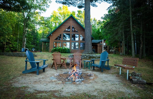 BLISSFUL SECLUSION on BLUEBERRY LAKE