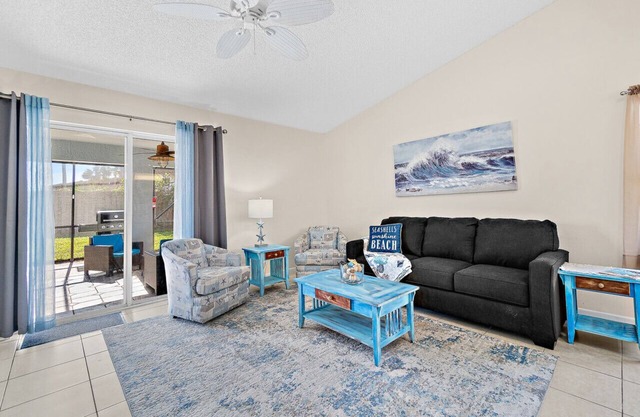 Blissful Townhome - HEATED POOL - Walk to the Beach - Dog Friendly