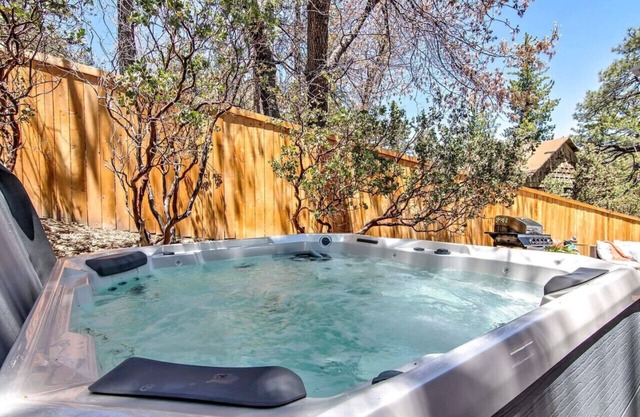 Blissfully Wild - with Hot Tub & pets are welcome
