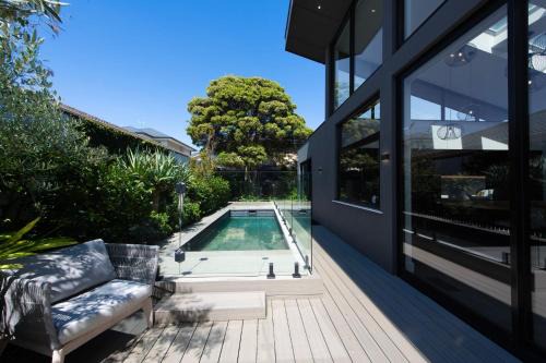 'Block' out some time at this Luxury Villa
