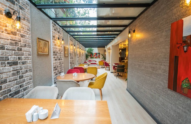 Bloom Hotel
