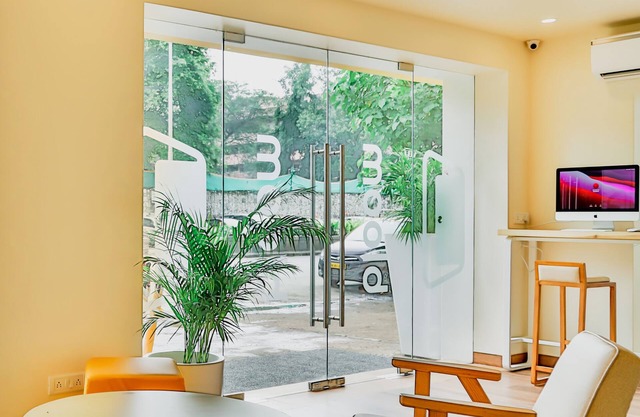 Bloom Hotel - Worli