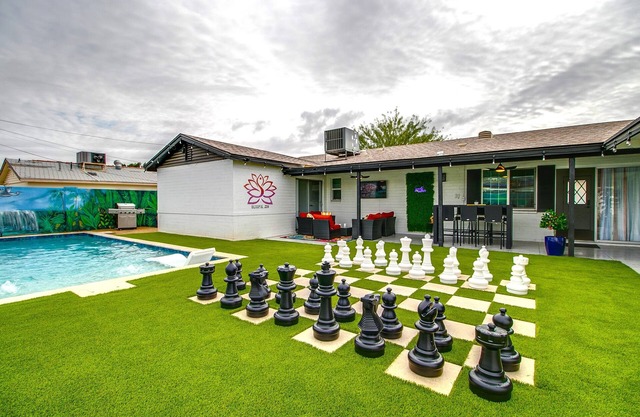 Blow out Deal for 3 days and up!!!Summer fun @ Zen home
