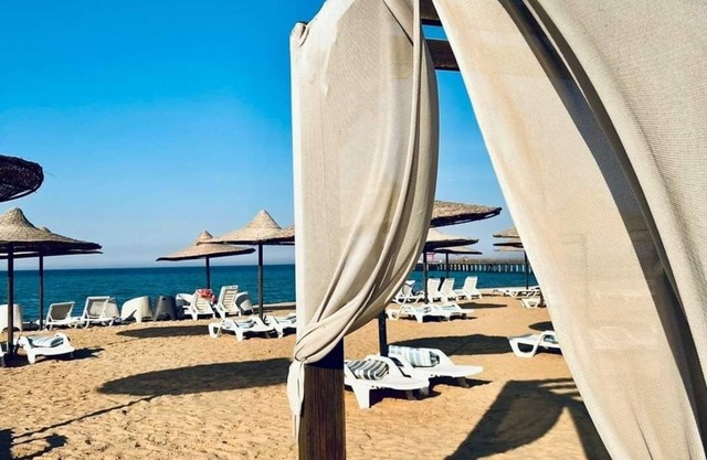 Blue Bay Asia Elsokhna Aqua park - Pool view & Private beach ( Families only)