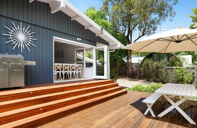 Blue Beachside Luxe Pet Friendly Walk to Beach