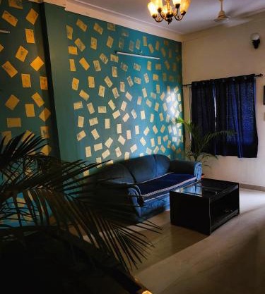 Blue Beds Homestay, Exotic 2BHK AC House