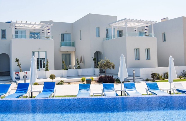 Blue Diamond Villa No.3 (Paphos 100 m from the beach)