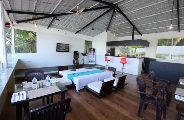 Blue Dolphin homestay