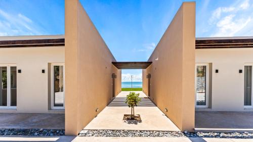 Blue Dream - Beach Front Villa