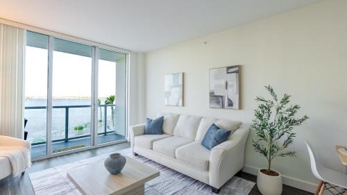 Blue Harbour Amazing views 5 min downtown