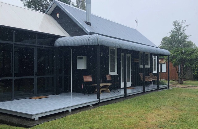 Blue Haven 2 B/Room and Sleepout close to everything including Tongariro River