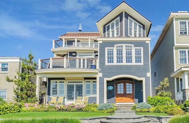 Blue Haven by the sea- Ocean Front Oasis in the Heart of the Jersey Shore