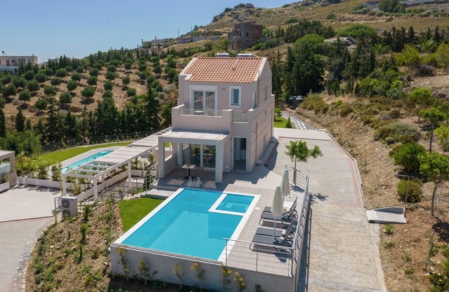Blue Hills Villas - Blue one 8 guests