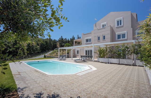Blue Hills Villas by Estia, Orange 1