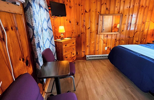 Blue Jay Motel