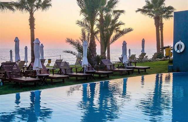 Blue Lagoon Kosher Hotel