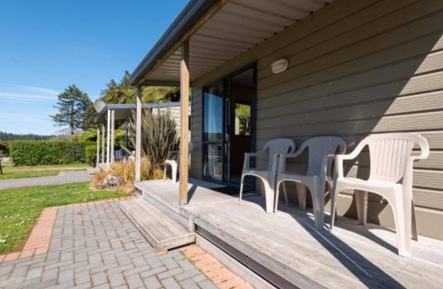 Blue Lake Top 10 Holiday Park