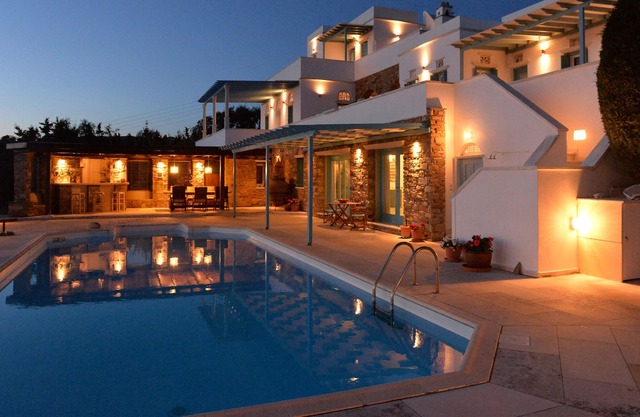 VILLA DE MÁRMOL AZUL TINOS