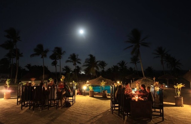 BLUE MOON "Beach - Resort vacacional