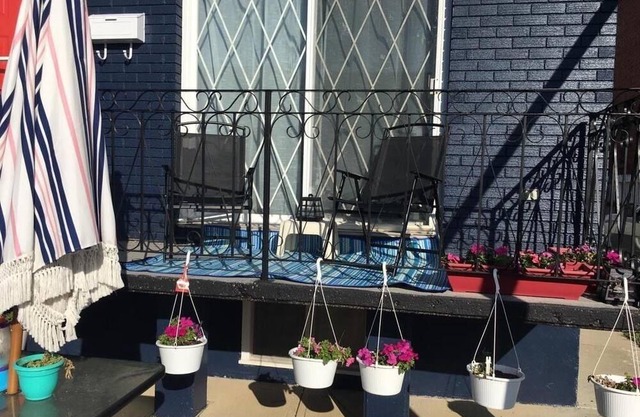 Blue Paradise - Character Home, 2KM from CalgaryTower, walking distance downtown