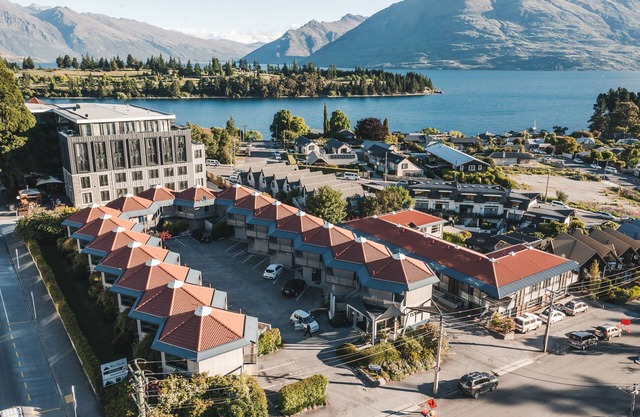 Blue Peaks Lodge