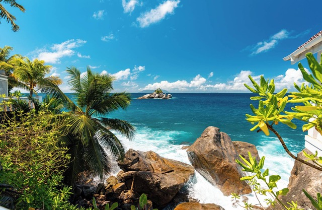 Blue Rhapsody Villa with Ocean View and Tropical Garden