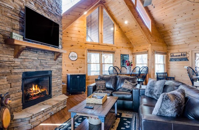 Blue Ridge Bear Bungalow