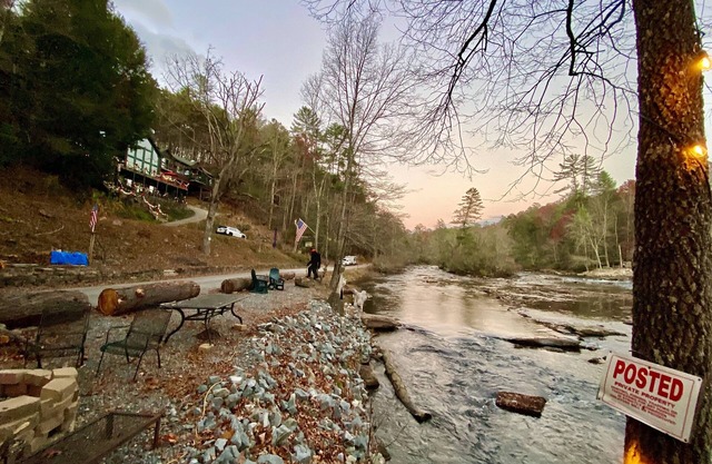 Blueridge Castaway Cabins en el río Toccoa