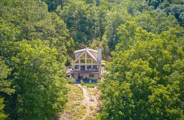 Blue Ridge Mountain dream cabin with wraparound deck and big views