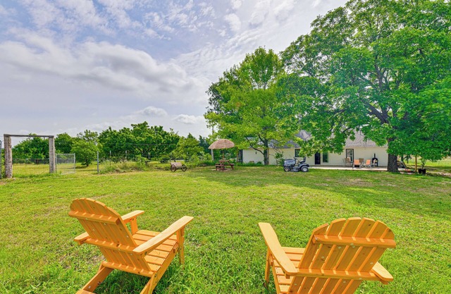 Blue Ridge Retreat on 10-Acre Farm: Rural Reset!